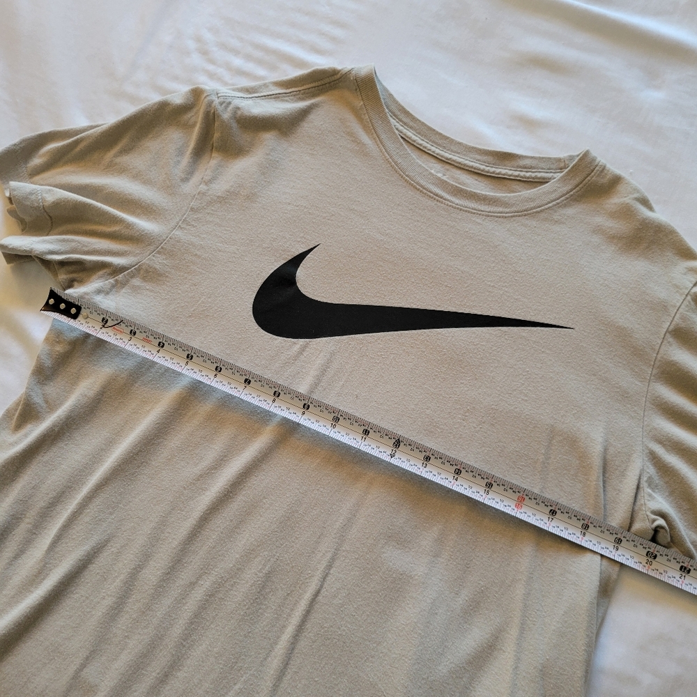 Nike Men's Tan T-Shirt Medium Nike Tee - Picture 4 of 5